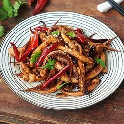 Обжаренные щупальца кальмара с чесноком — Hura Izakaya